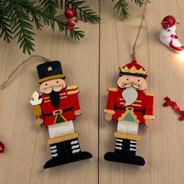 Colgante de madera cascanueces 15 cm